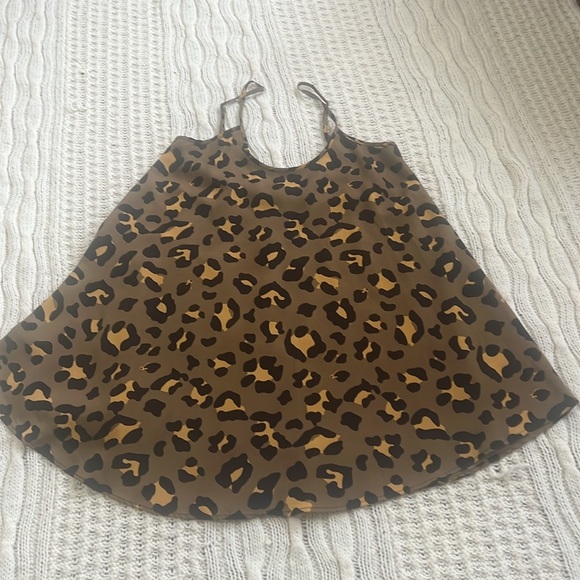 Leopard Print Sleeveless Top - Picture 6 of 7